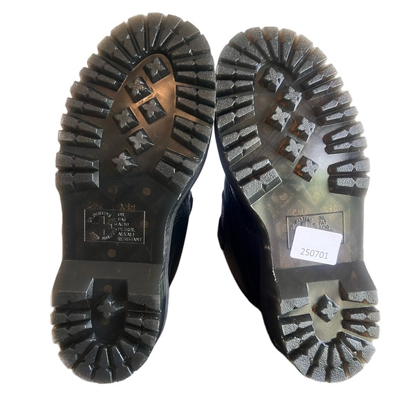 NEW Dr. Martens Women's Devon Flower Black Boot - Picture 10 of 10